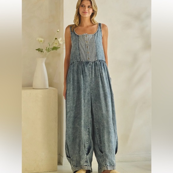 Oli & Hali Denim - 💕 Oli & Hali Women's Blue Denim Jumpsuit